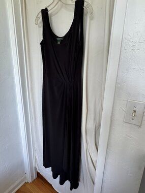 Ralph Lauren Size 4 Sleeveless Black Dress - Machine washable, doesn't wrinkle!